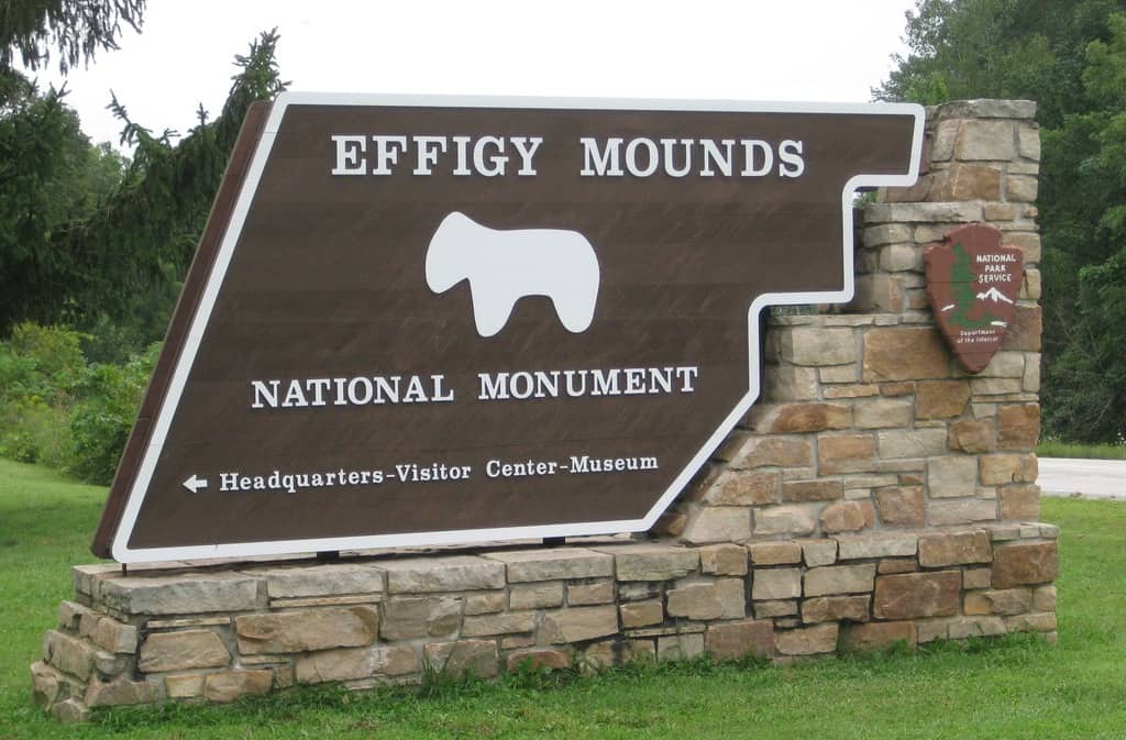 Effigy Mounds sign